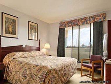 Super 8 By Wyndham Centre Motel